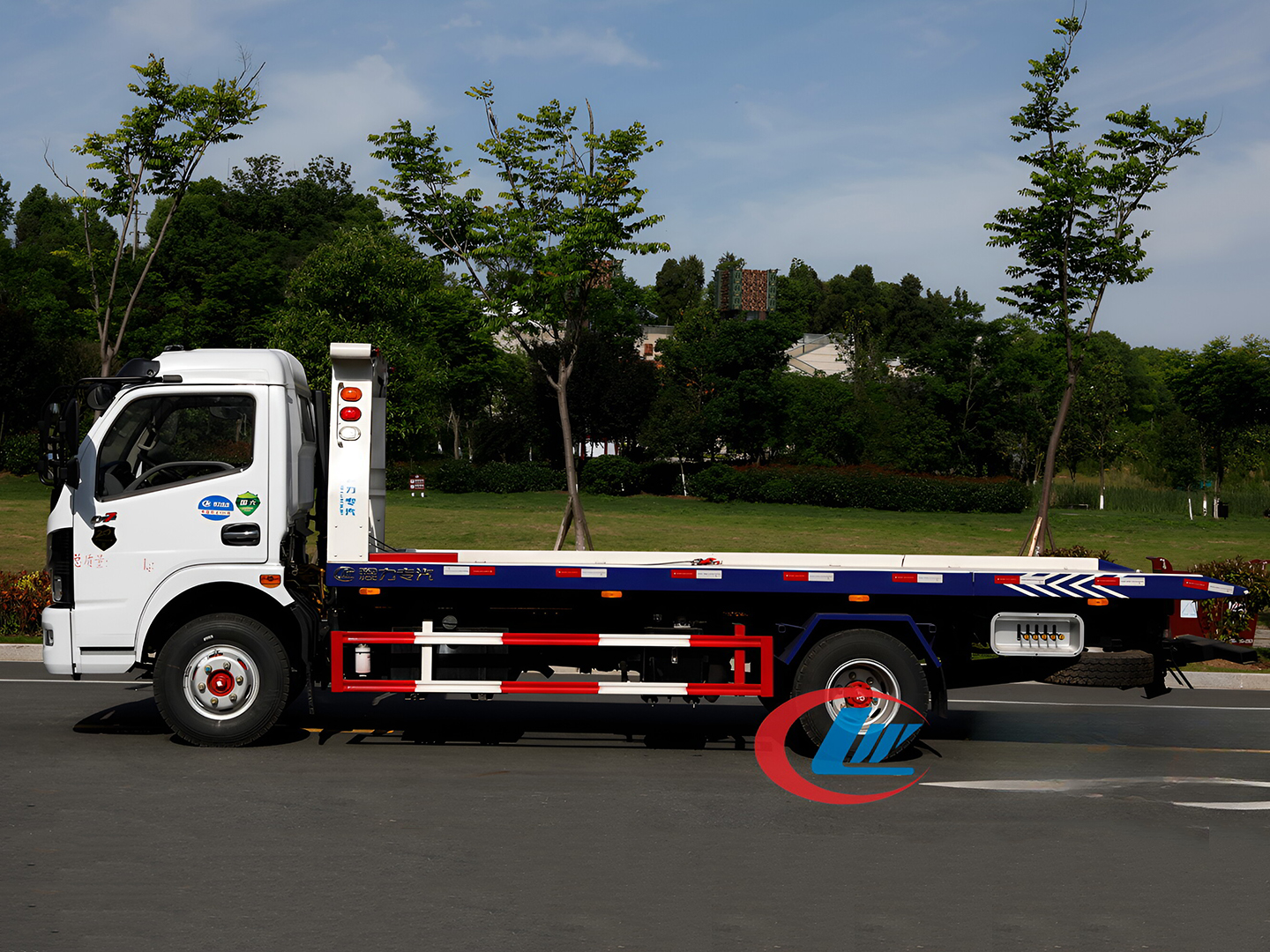 China VI Dongfeng Duolika D7 Flatbed Tow Truck (Carry-1 + Tow-1) China VI Dongfeng Duolika D7 Flatbed Tow Truck (Carry-1 + Tow-1)
