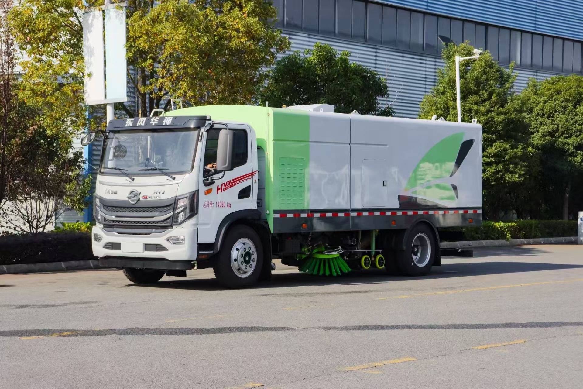 Chengli New-Energy 14-Ton All-Electric Sweeper-Washer on Dongfeng Huashen HV3 Chassis Chengli New-Energy 14-Ton All-Electric Sweeper-Washer on Dongfeng Huashen HV3 Chassis