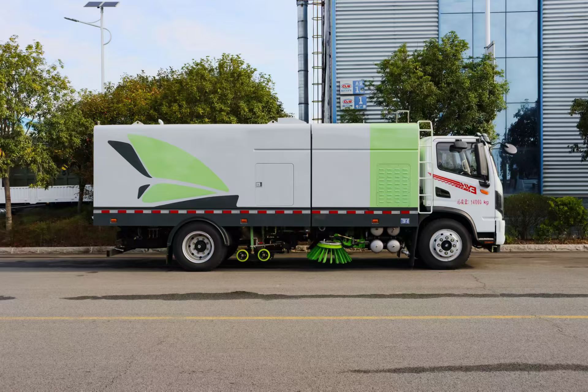 Chengli New-Energy 14-Ton All-Electric Sweeper-Washer on Dongfeng Huashen HV3 Chassis Chengli New-Energy 14-Ton All-Electric Sweeper-Washer on Dongfeng Huashen HV3 Chassis