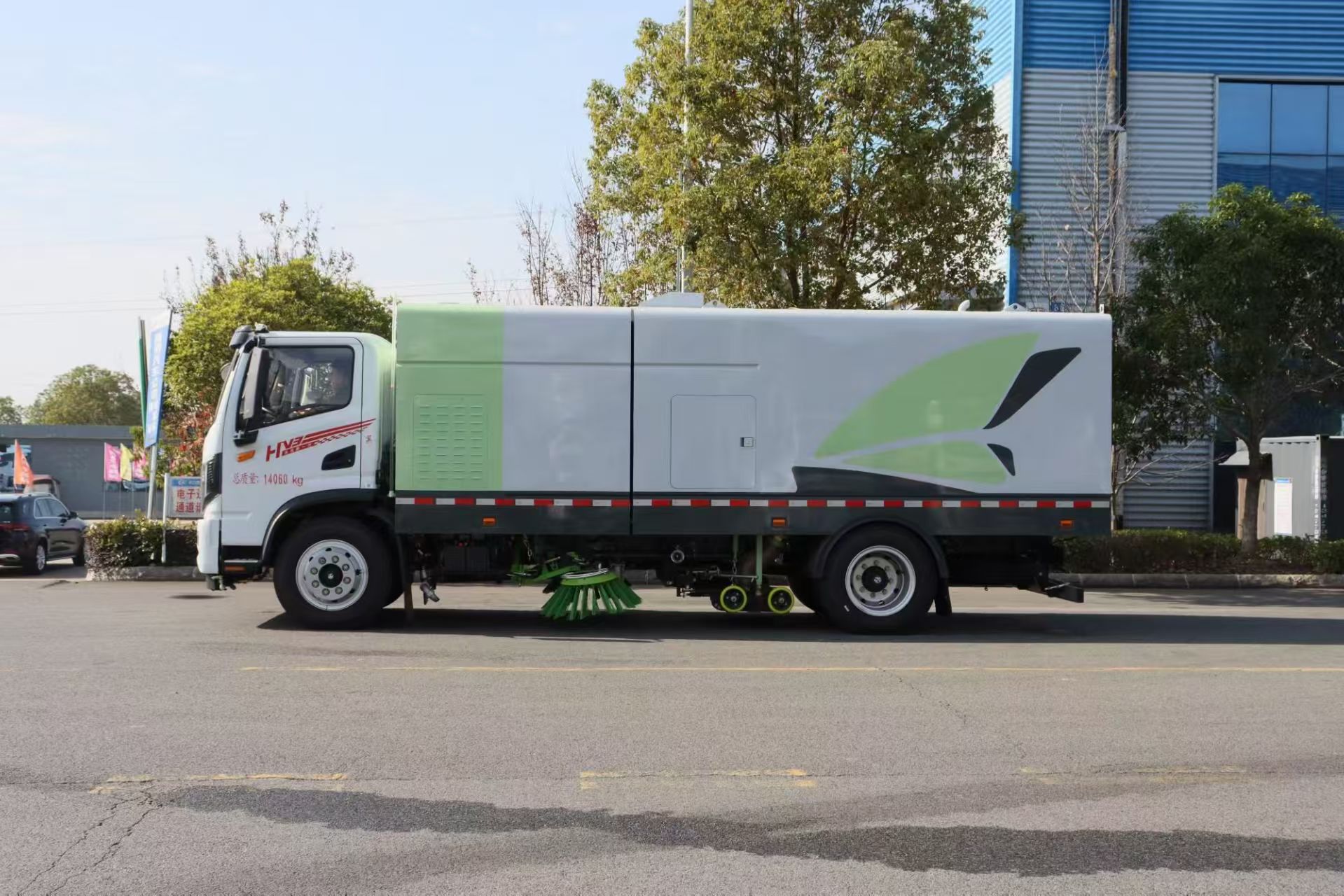 Chengli New-Energy 14-Ton All-Electric Sweeper-Washer on Dongfeng Huashen HV3 Chassis Chengli New-Energy 14-Ton All-Electric Sweeper-Washer on Dongfeng Huashen HV3 Chassis