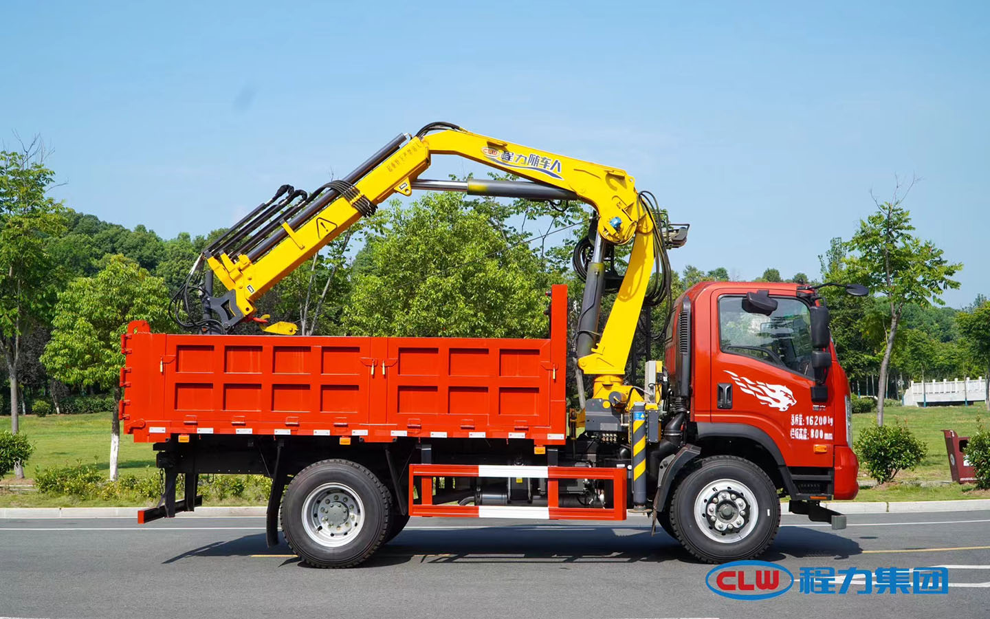 Sinotruk Wangpai Truck-Mounted Crane with Grapple (5–6.3 t) — Chengli Series Sinotruk Wangpai Truck-Mounted Crane with Grapple (5–6.3 t) — Chengli Series